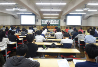 東京大学での講演の様子