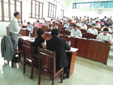 ベトナム国家指導者候補者研修における人事官の講義