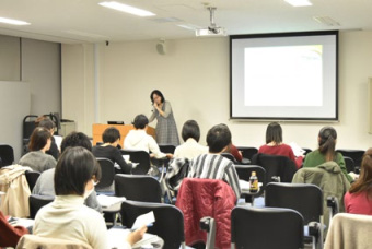 早稲田大学での講演の様子を写した写真
